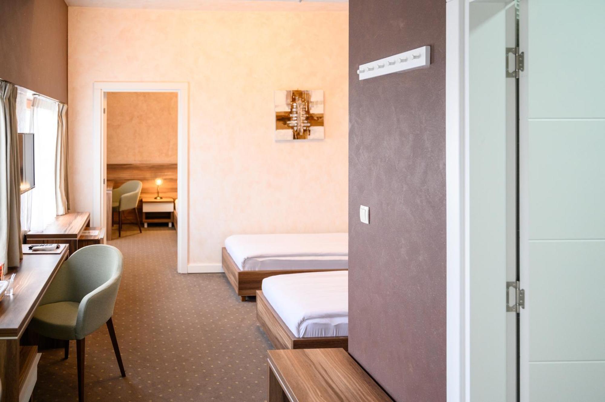 Mv Monogram Hotel Indija Luaran gambar