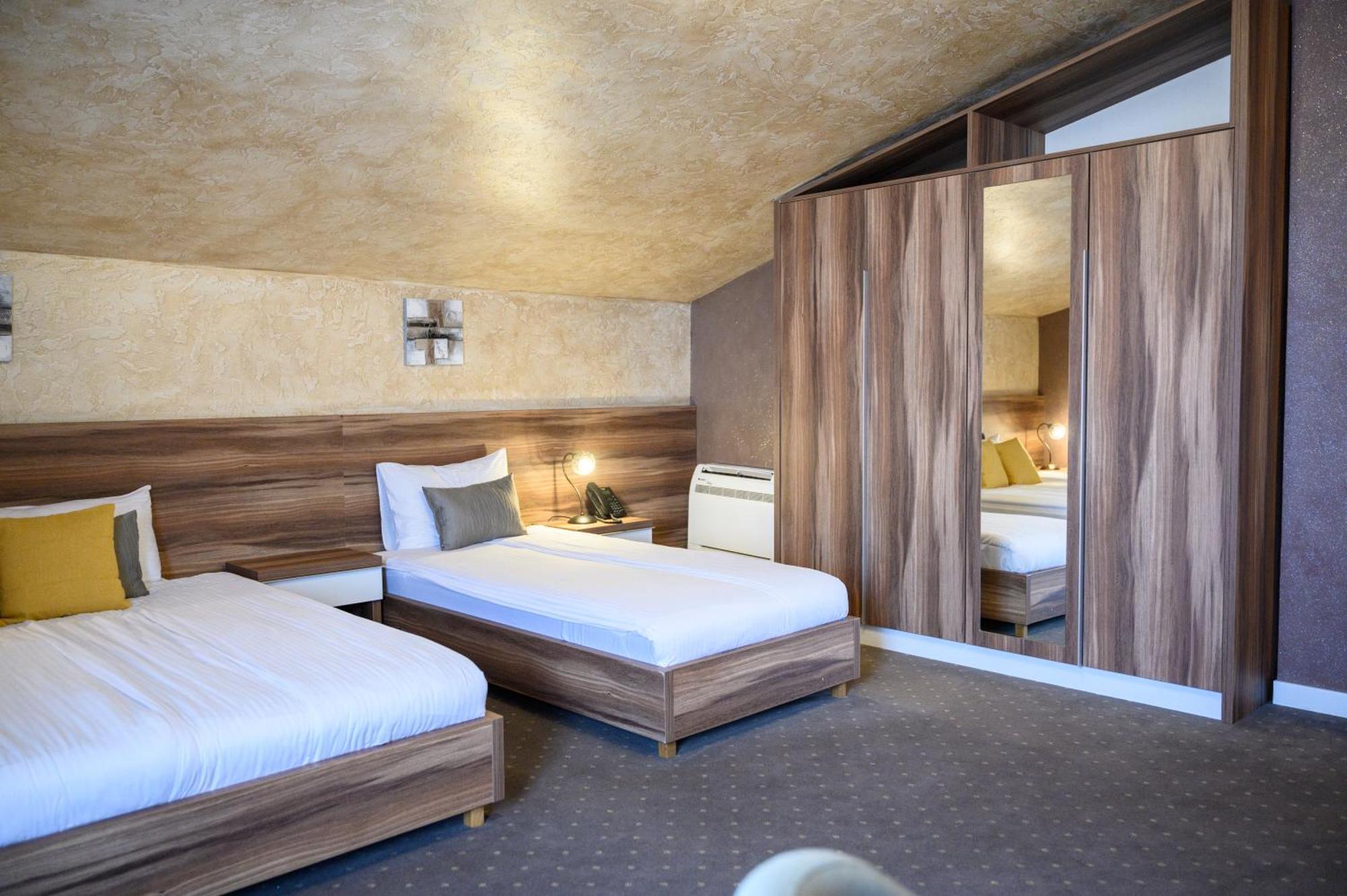 Mv Monogram Hotel Indija Luaran gambar
